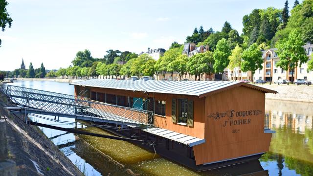 Bateau Lavoir Saint Julien