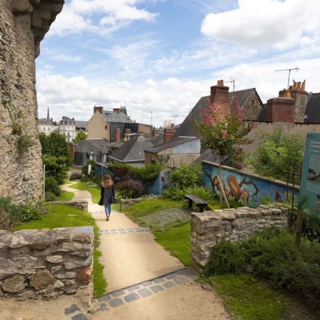 Promenade Charlotte Aragon - Pascal Beltrami Laval Tourisme