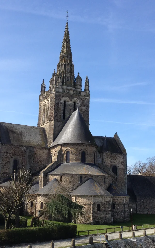 Basilique Avesnieres