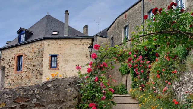 Parne Sur Roc D.vernier Petites Cites De Caractère